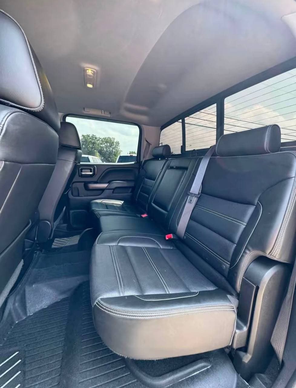 2017 GMC Sierra 2500HD Denali 3