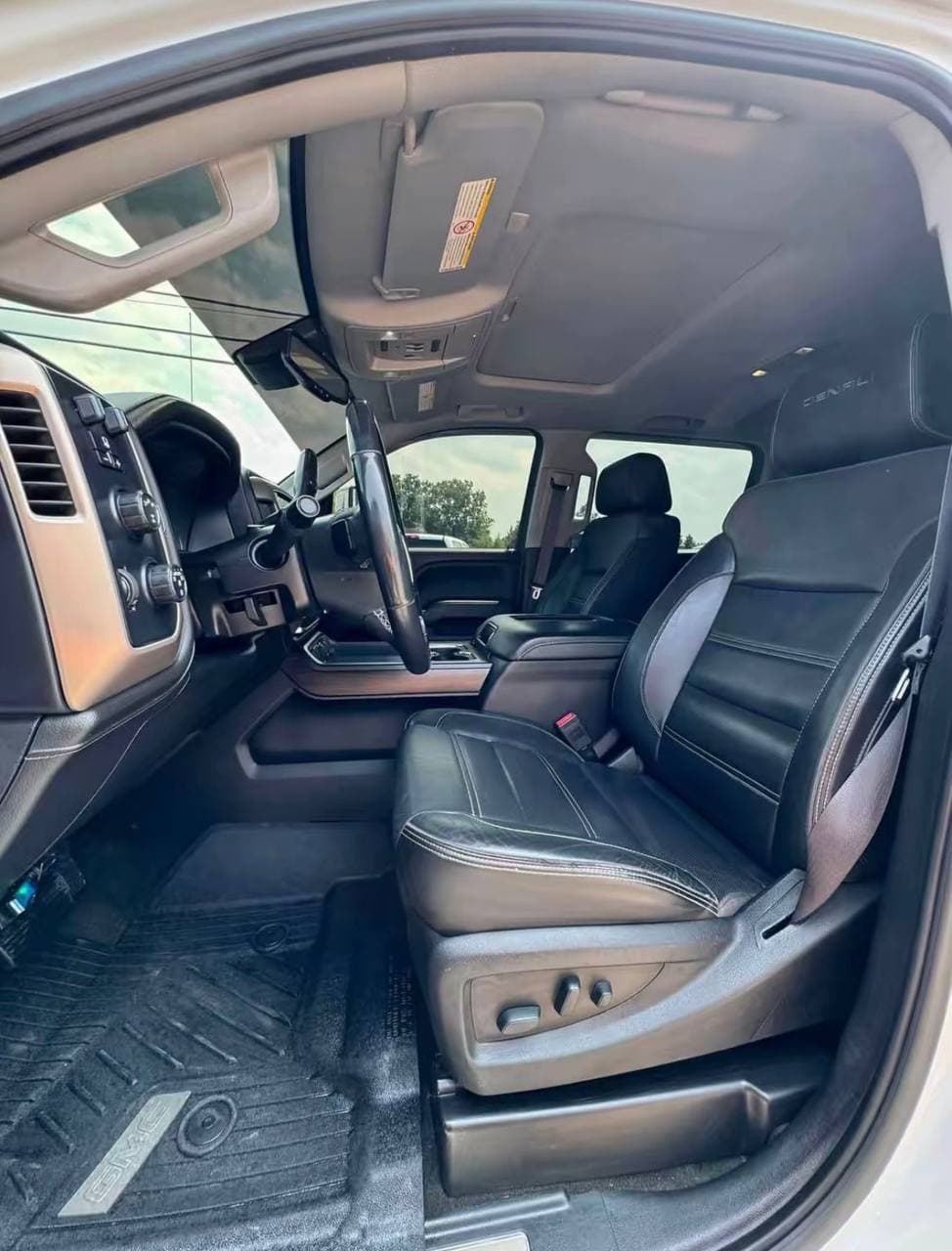 2017 GMC Sierra 2500HD Denali 4