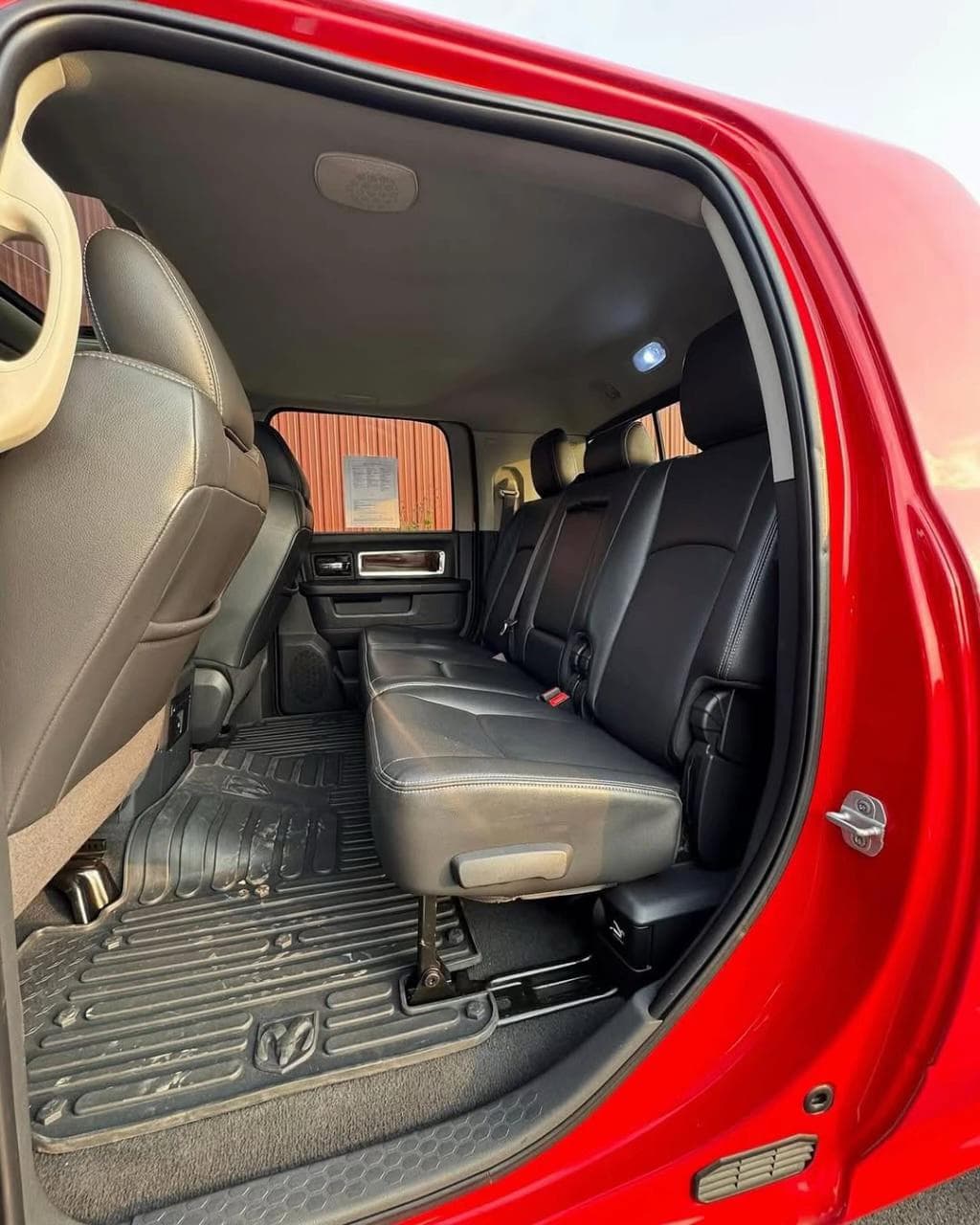 2011 Ram 3500 Laramie mega cab 12