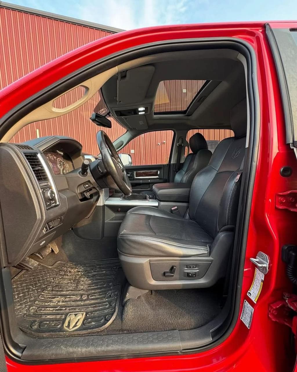 2011 Ram 3500 Laramie mega cab 13