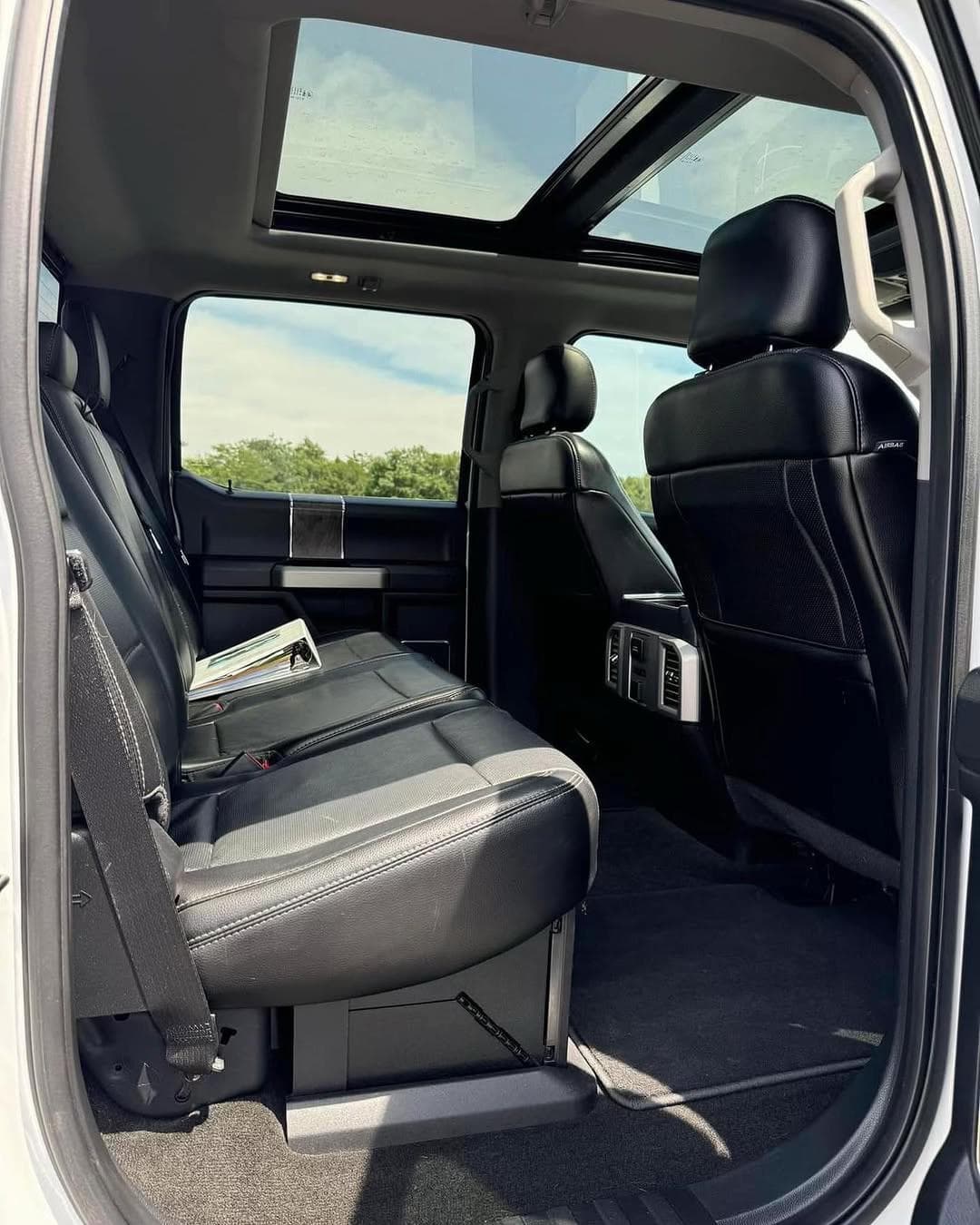 2017 Ford F-250 Super Duty Lariat Ultimate 9