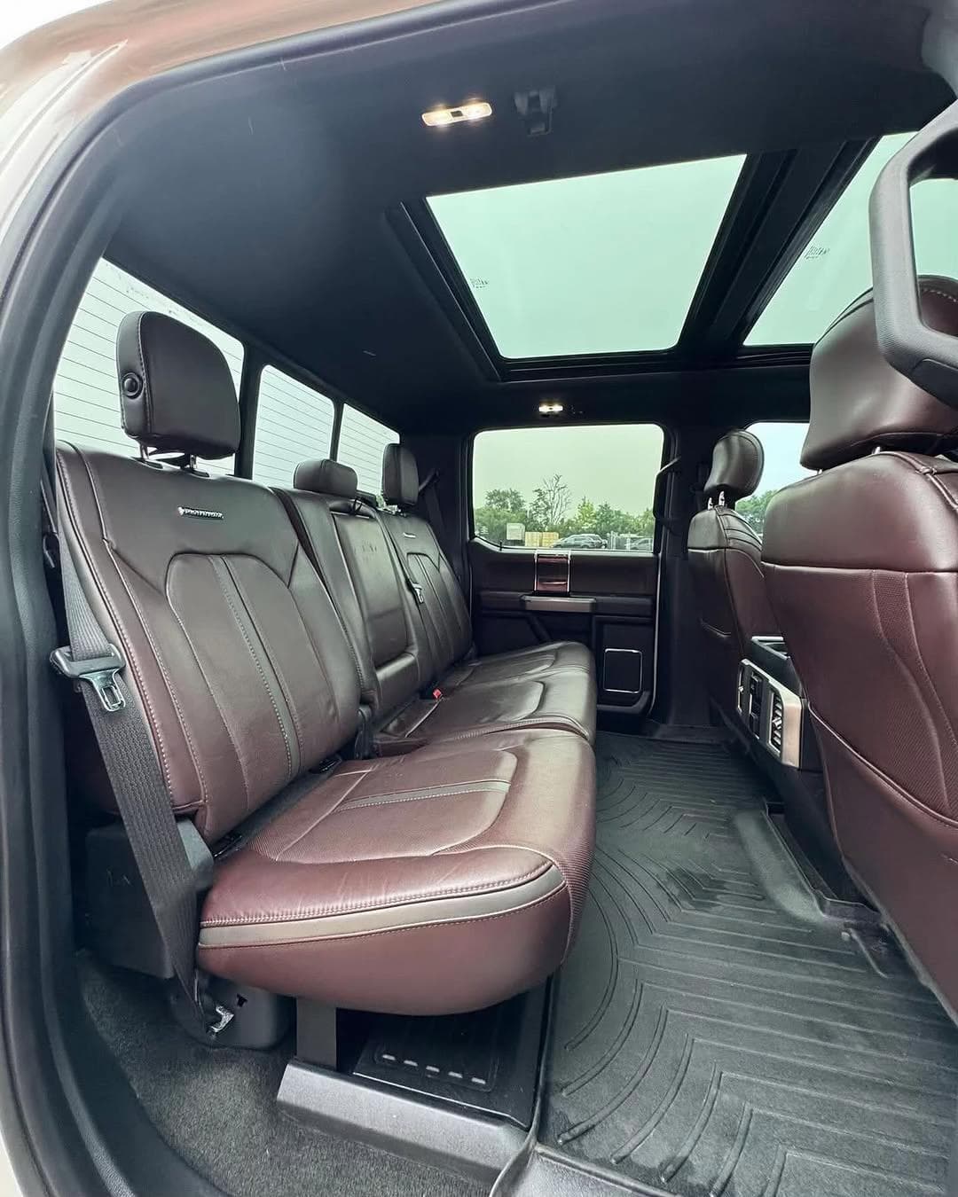 2017 Ford F-250 Super Duty Platinum 12