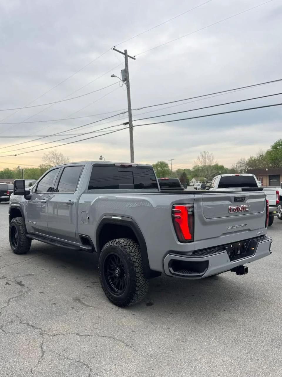 2024 GMC Sierra HD AT4 3