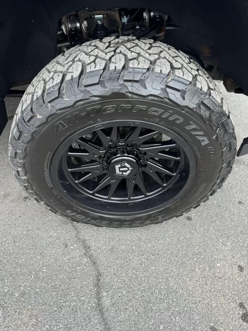 2024 GMC Sierra HD AT4 6