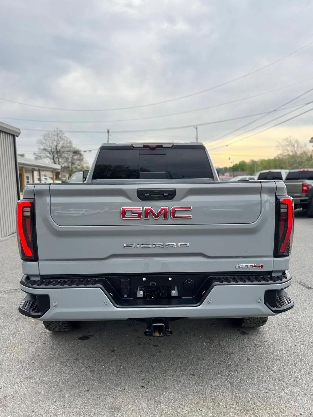 2024 GMC Sierra HD AT4 8