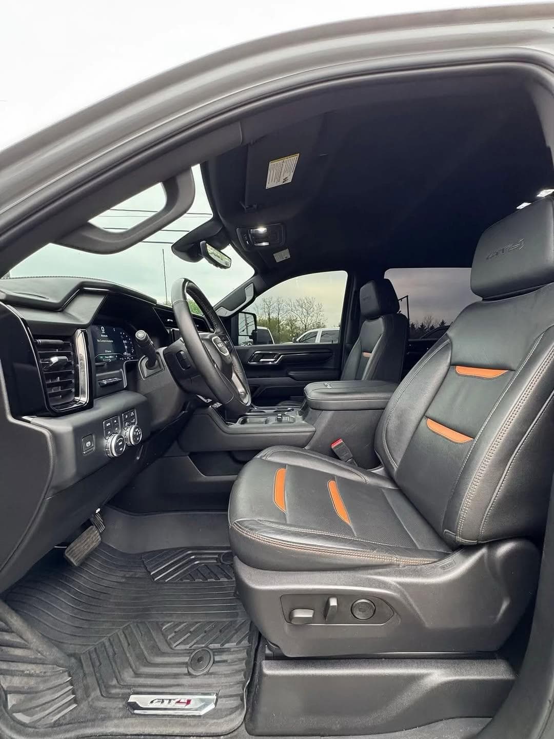 2024 GMC Sierra HD AT4 9