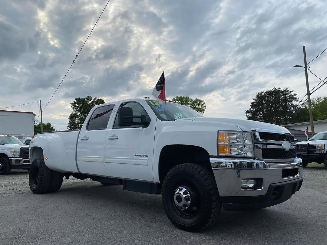 2013 Chevrolet Silverado 3500HD LTZ 2