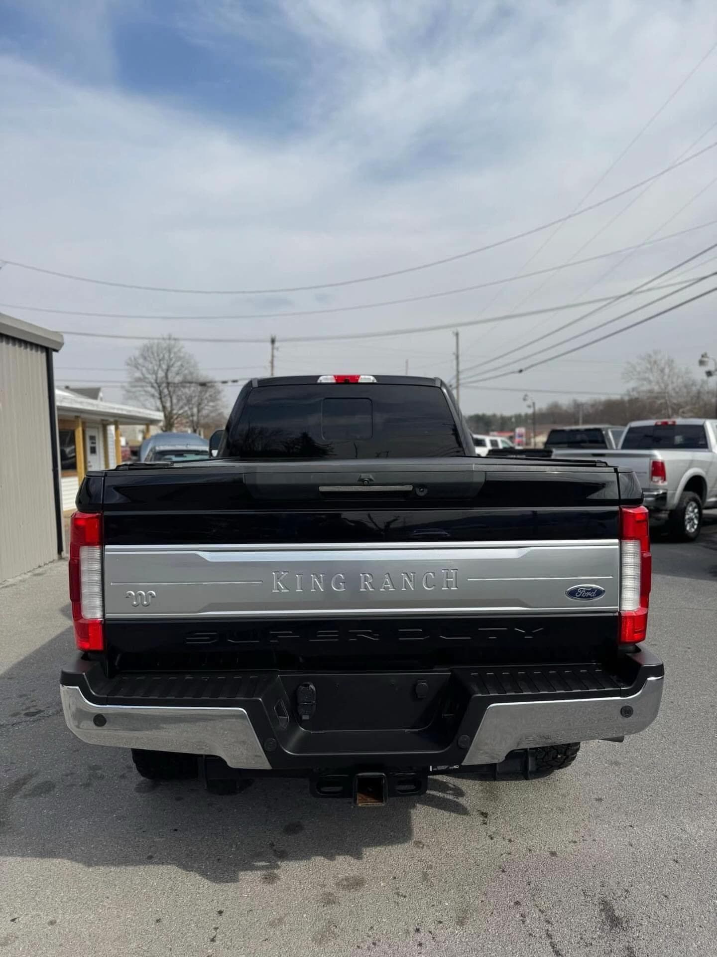 2017 Ford F-350 Super Duty King Ranch 3