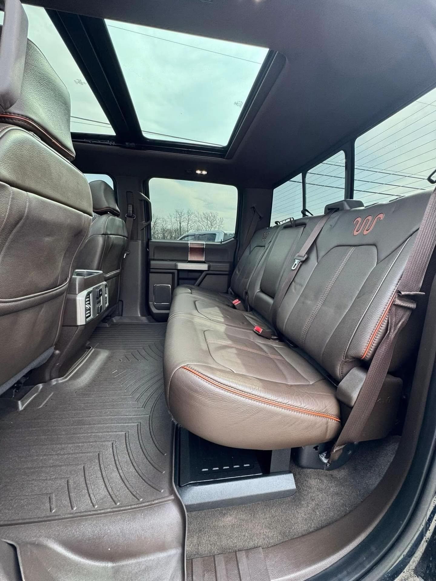 2017 Ford F-350 Super Duty King Ranch 11